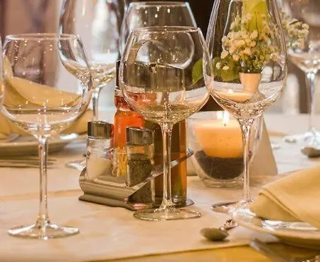 Mezzaluna Half Moon Hotel