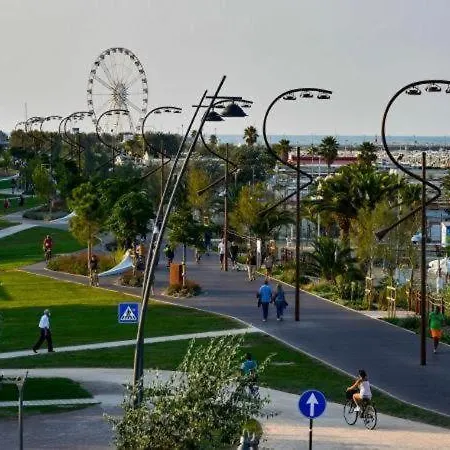 Mezzaluna Half Moon 酒店 里米尼