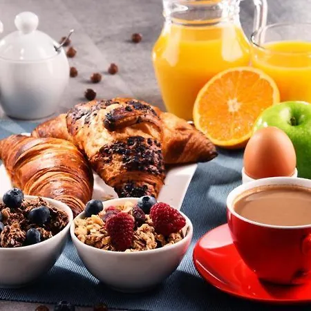 Mezzaluna Half Moon 3* リミニ